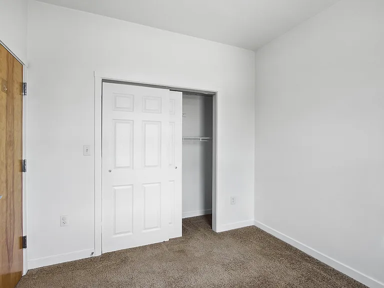 25 THIRD STREET — Photo 19