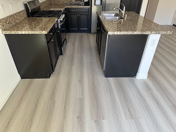 4th image of 8549 N Walnut Way