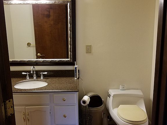 4th image of 2445 Wedgewood Dr