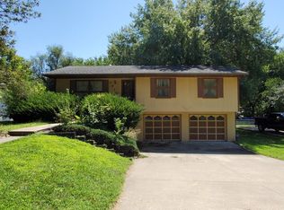 2914 Dover St, Saint Joseph, MO 64506