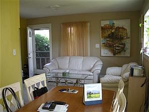 2nd image of 371 Vaughn Ave