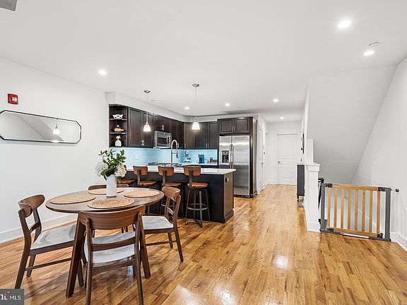 4th image of 1517 Brown St #1