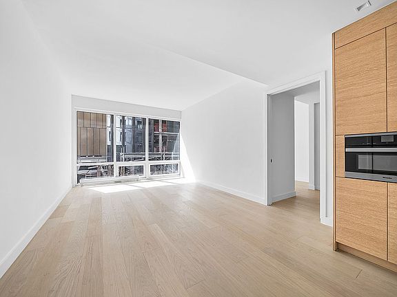 4th image of 215 W 28th St APT 2G