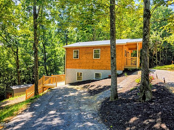 4th image of 125 Deer Run Way