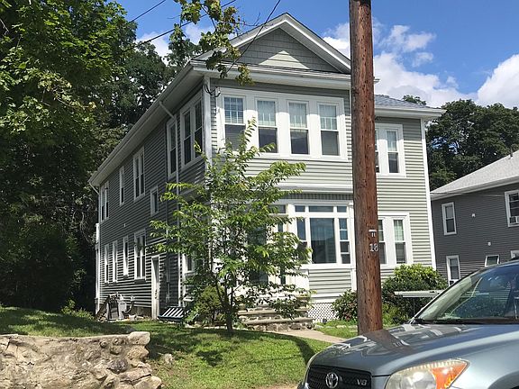2nd image of 132 Lakeview Ave #132