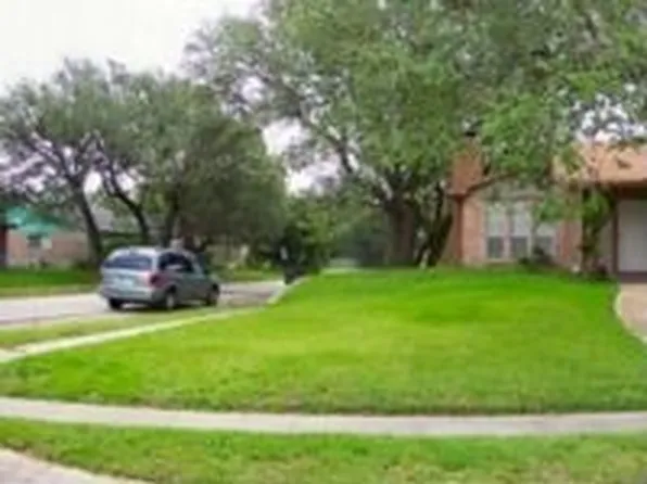 2528 Live Oak St, Ingleside, TX 78362