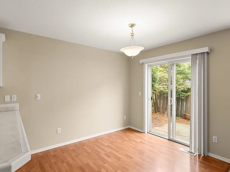 3977 SW 180th Ter — Photo 9