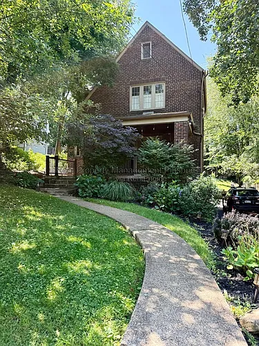 152 Gordon St Photo 1