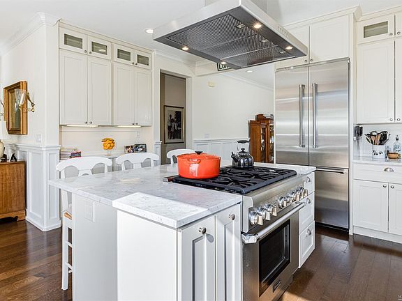 3rd image of 219 Cambridge Ln