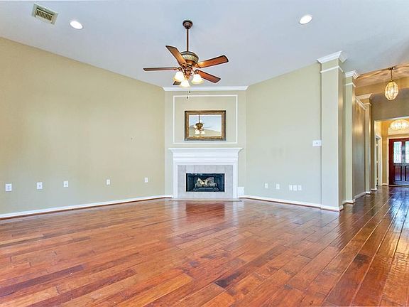 5th image of 15906 Linwood Manor Ct