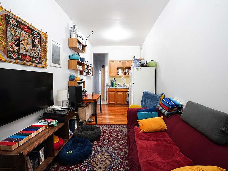 Listing photo 5