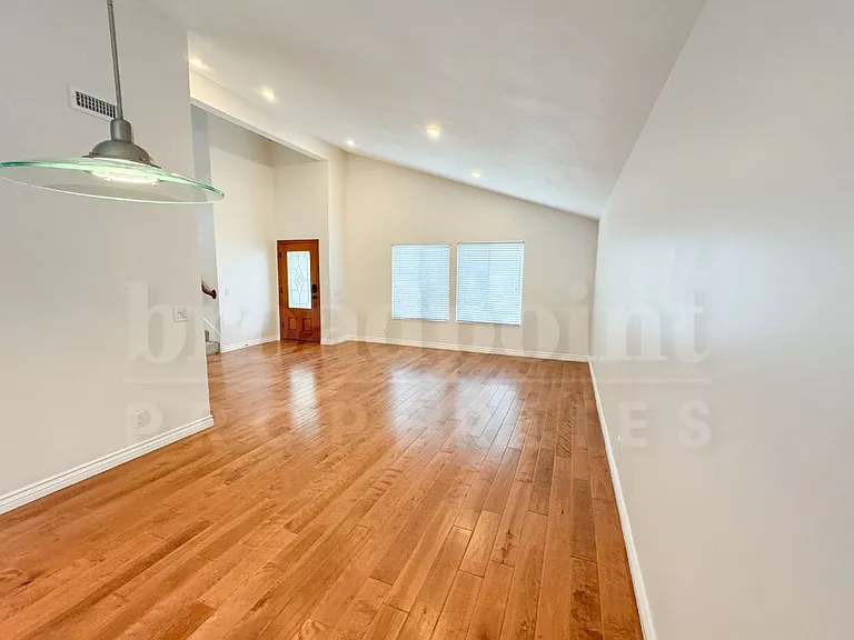 203 Chapalita Dr — Photo 6