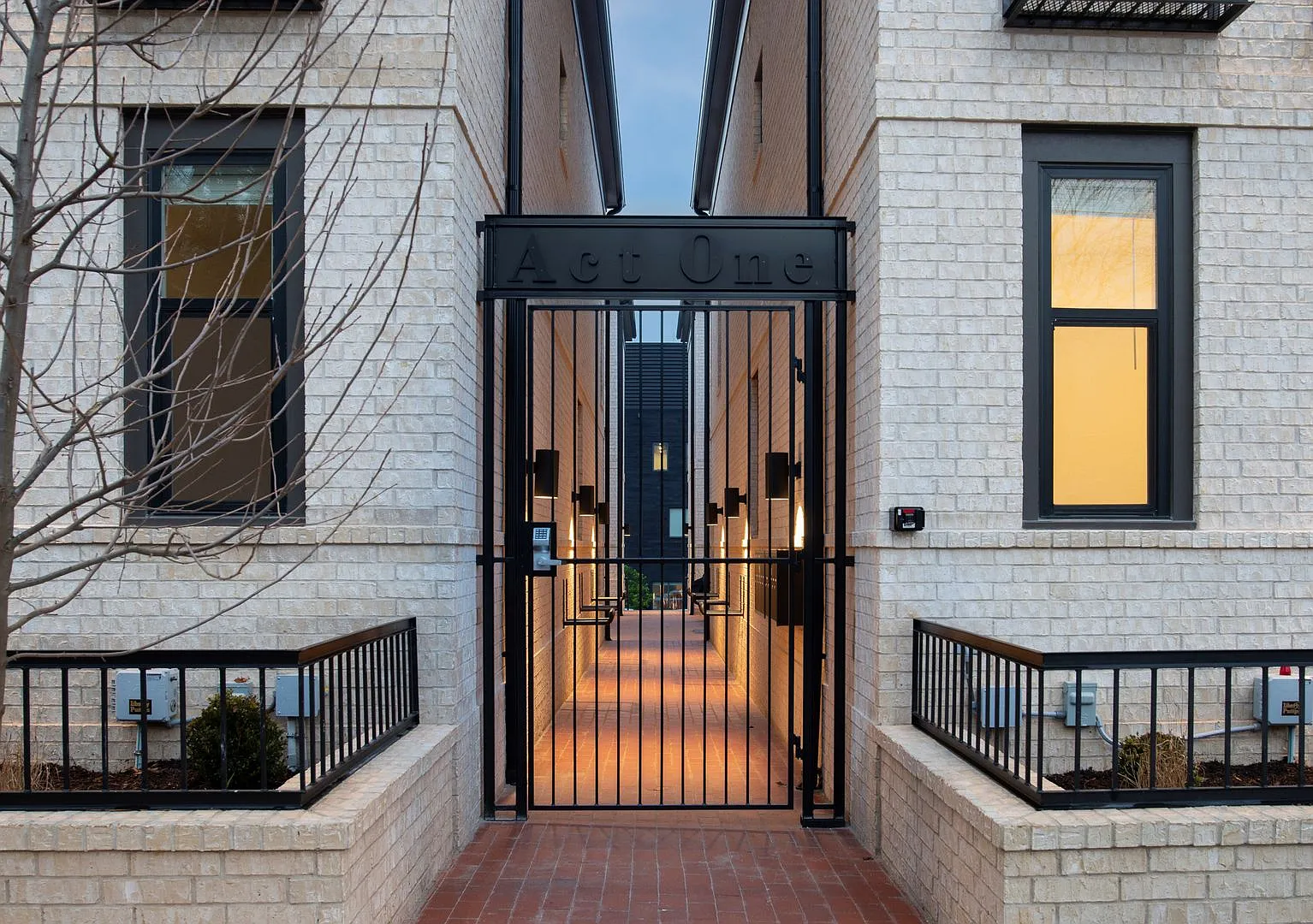 Sleek & Charming Newly Constructed Townhouse in Downtown Fayetteville! — Photo 4