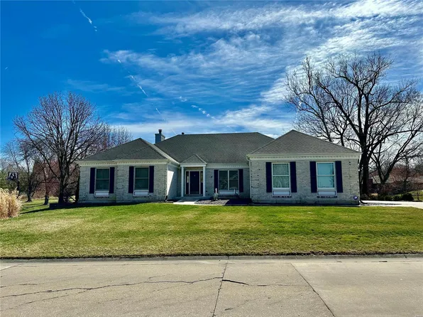 2704 Pro Tour Dr, Belleville, IL 62220