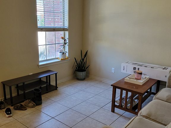 3rd image of 402 Forest Dr Unit 402