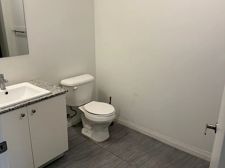 108 Garment St #704 — Photo 7