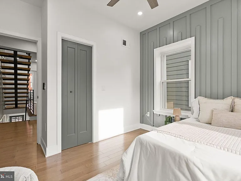 2308 Christian St — Photo 18