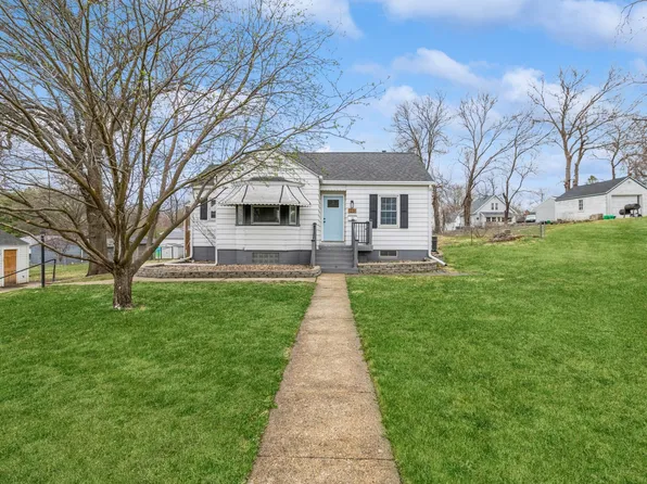 1231 Pleasant View Dr, Des Moines, IA 50315