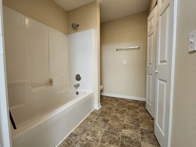 9580 Cobblebrook Dr — Photo 16