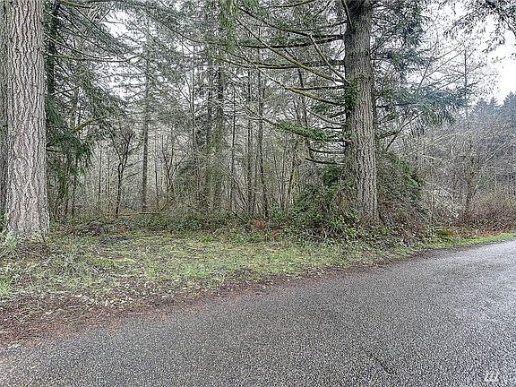 4th image of 4931 68th Ave NE