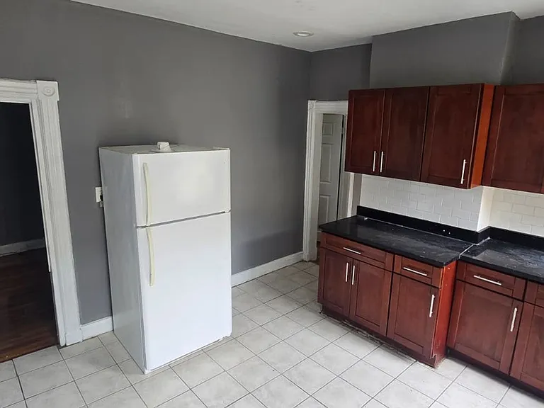 461 Hamilton St — Photo 12