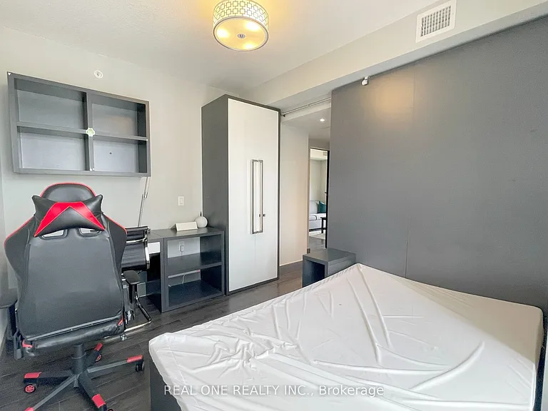 330 Phillip St #S2001 — Photo 14