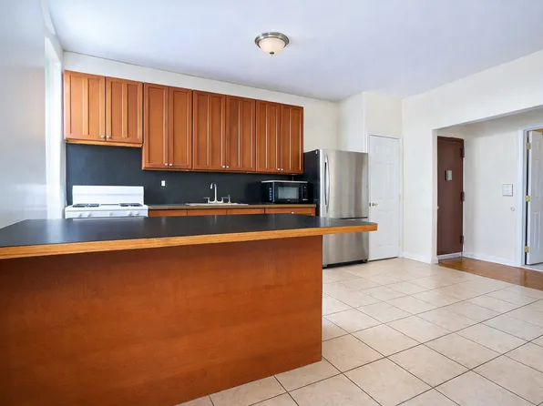 521 Halsey Street image 1 of 7