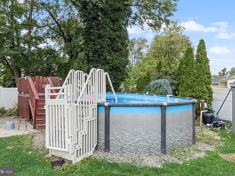 32 Larkin Rd — Photo 23