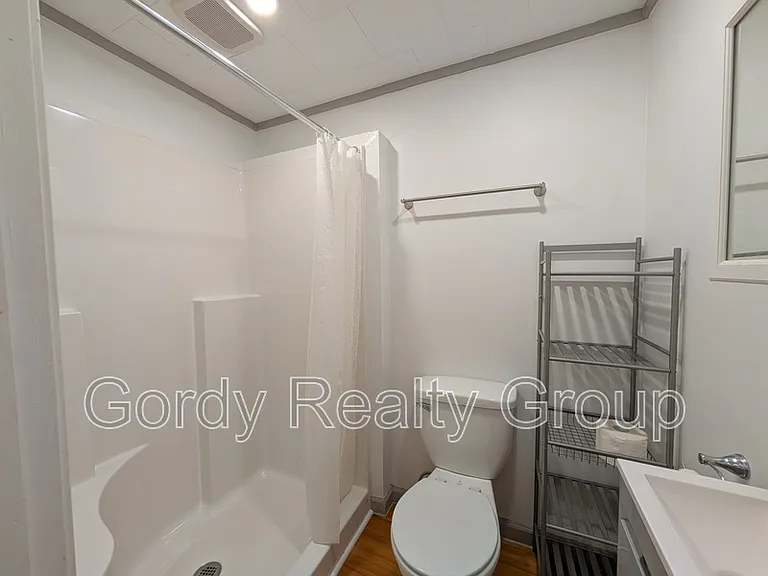 2941G N Green St — Photo 8