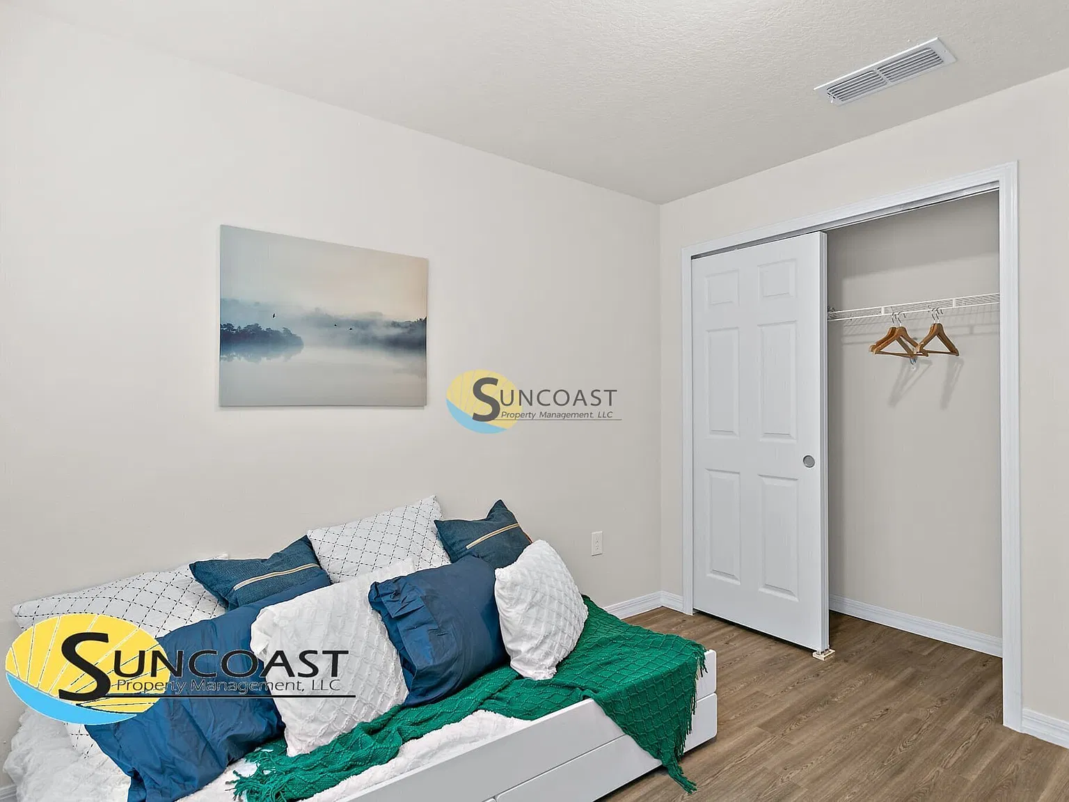 Coming Soon! 2 Bed in a Great Location! — Photo 3