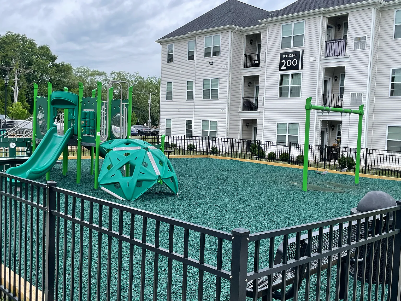 The Paragon Apartments — Photo 3