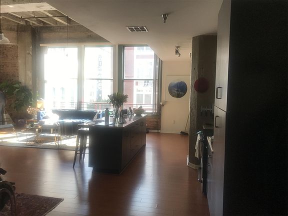 4th image of 711 S Olive St APT 405