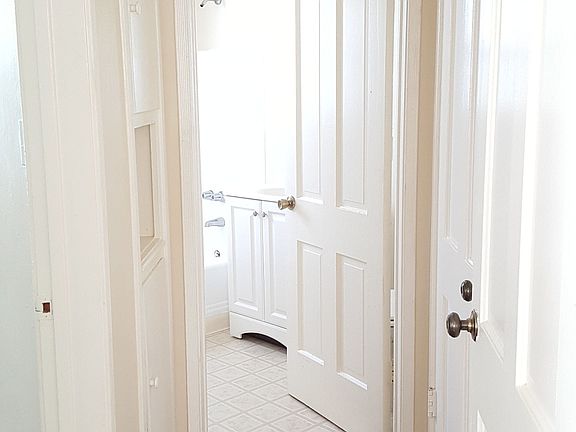 5th image of 5854 Gregory Ave