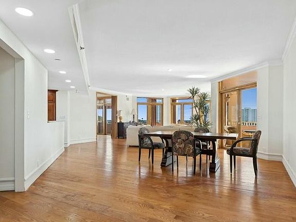 4th image of 300 SE 5th Ave APT 6010