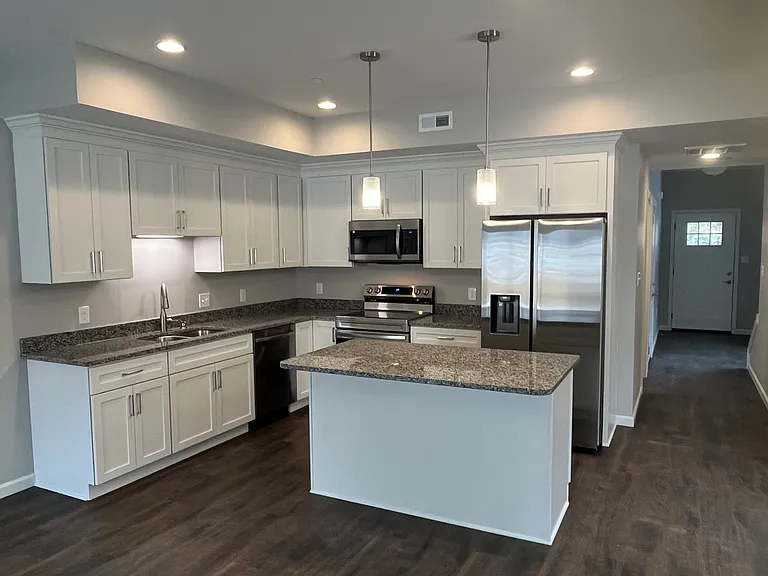 234 N Colonial Dr — Photo 5