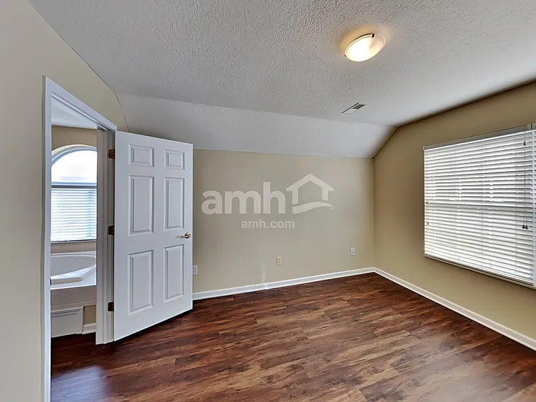 338 Calebs Ct — Photo 23