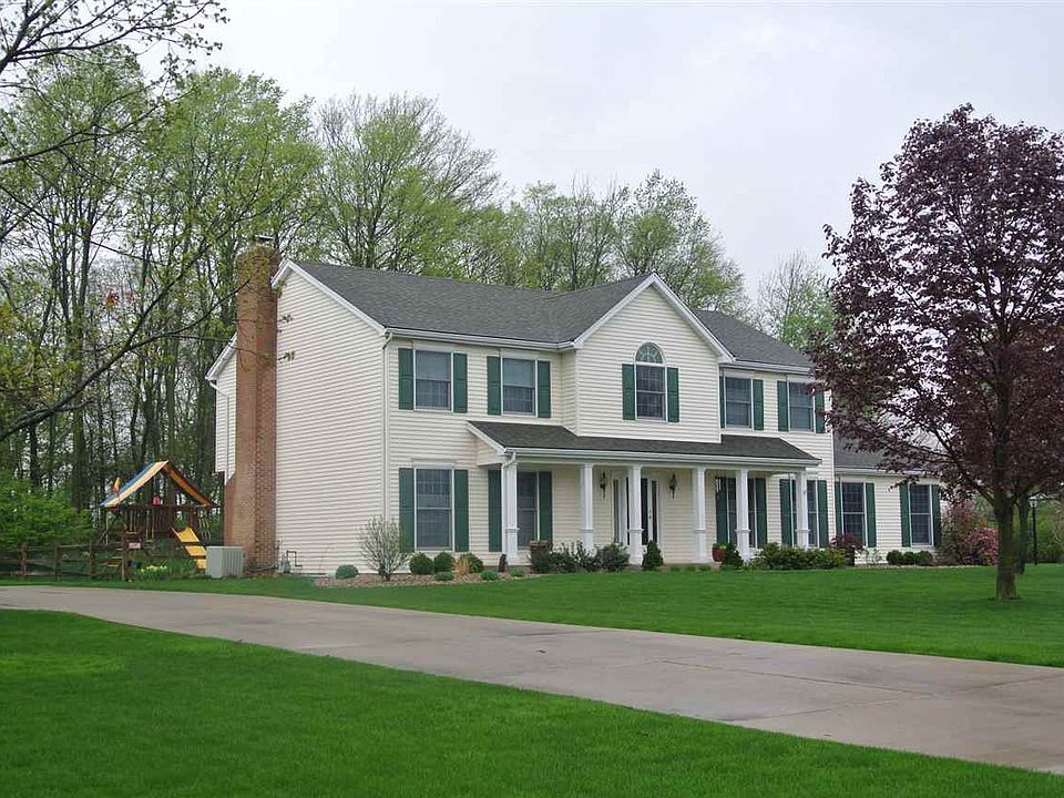 1st image of 60620 Woodstock Ct
