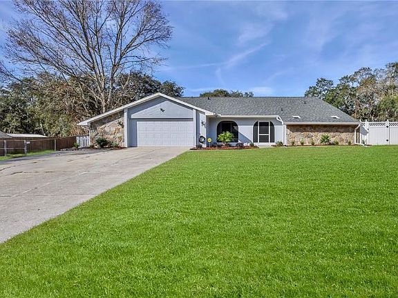 3rd image of 18619 Oak Way Dr