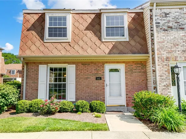1441 Crown Point Ct, Dayton, OH 45434