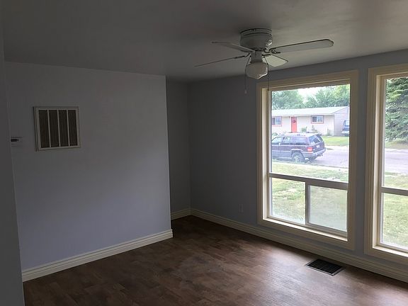 4th image of 945 E Elva St