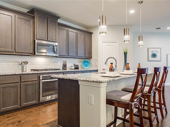 3rd image of 2680 Venice Dr #1