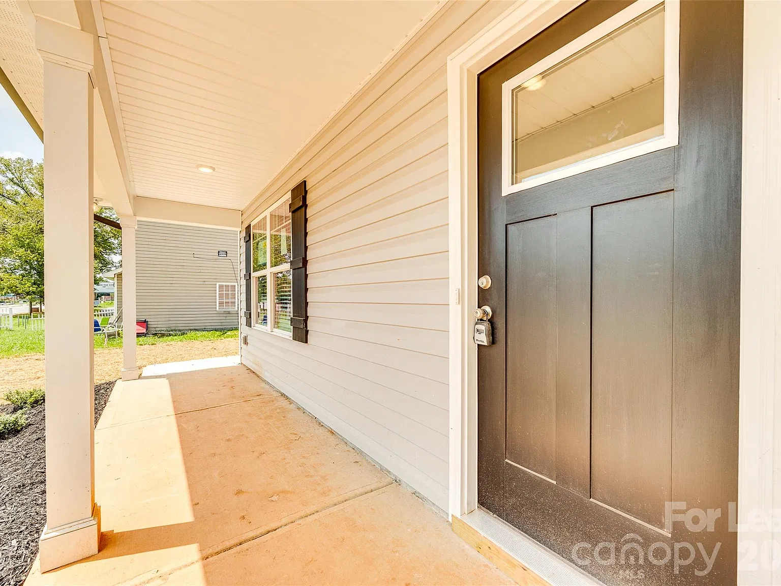 3 bed, 2.5 bath, 1343 sqft, $1,900 — Photo 3