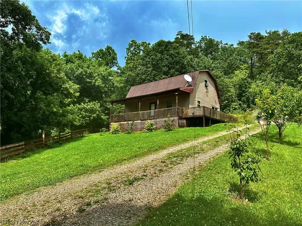 285 Humble Heights Rd, Walker, WV 26180