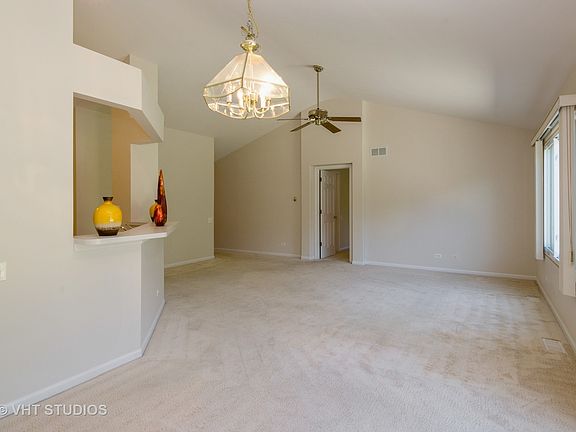 3rd image of 2480 Wexford Ln