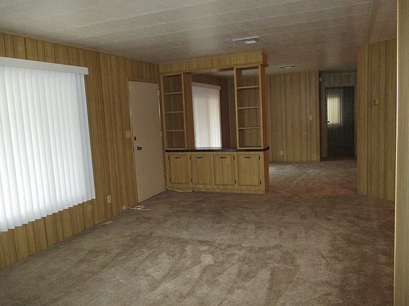 3rd image of 45368 Acacia Ave