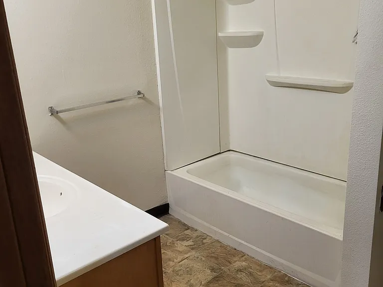 2130 Burton St SW #13 — Photo 8