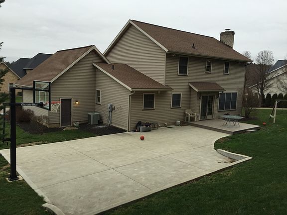 2nd image of 1467 Parkdale Dr