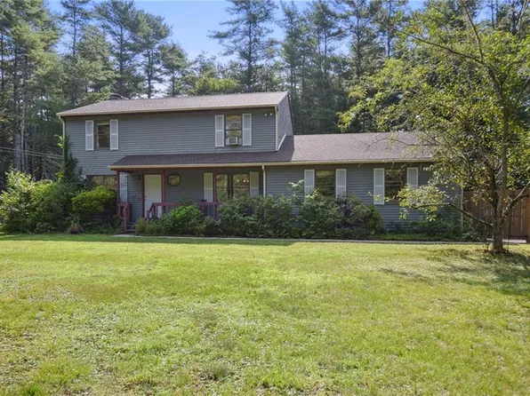 18 Evans Ln, Hope Valley, RI 02832