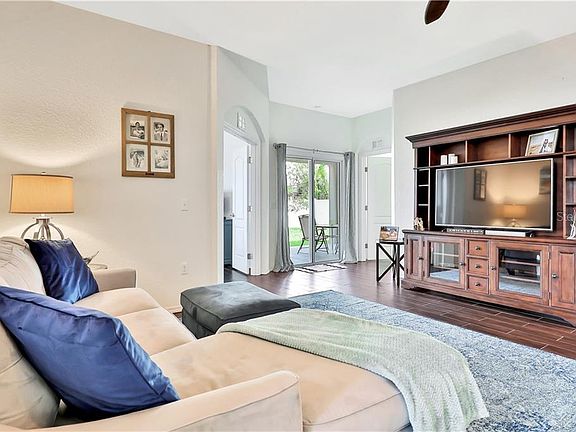 4th image of 245 Majestic Gardens Ln