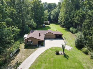 7076 Hankee Rd, Garrettsville, OH 44231